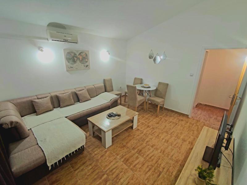 Apartmani Durovic - image 13