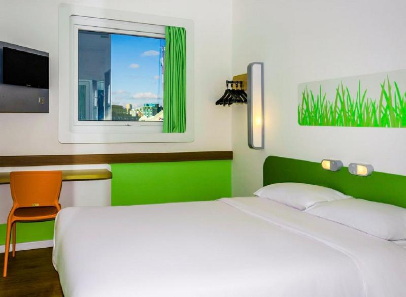 Double Room image 2