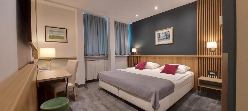 Superior Double Room image 1