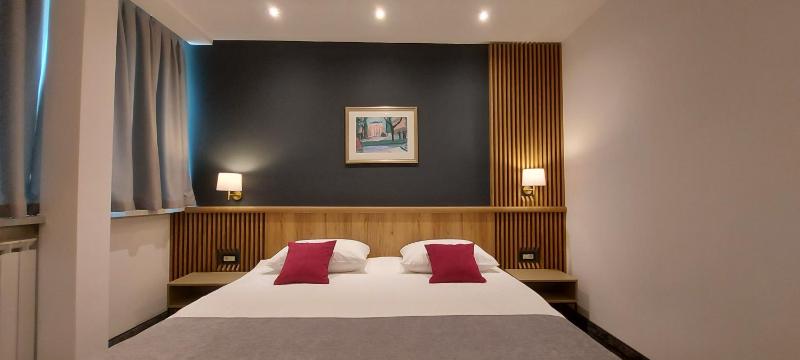 Superior Double Room image 3