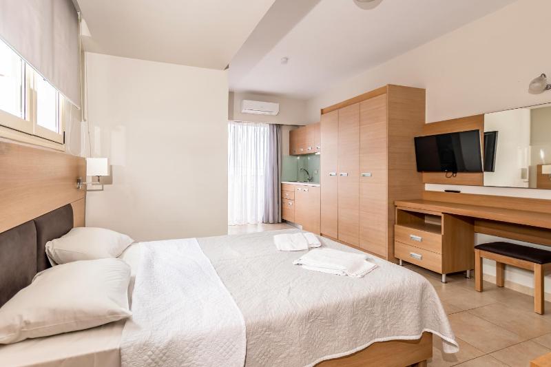 Superior One-Bedroom Apartment image 4