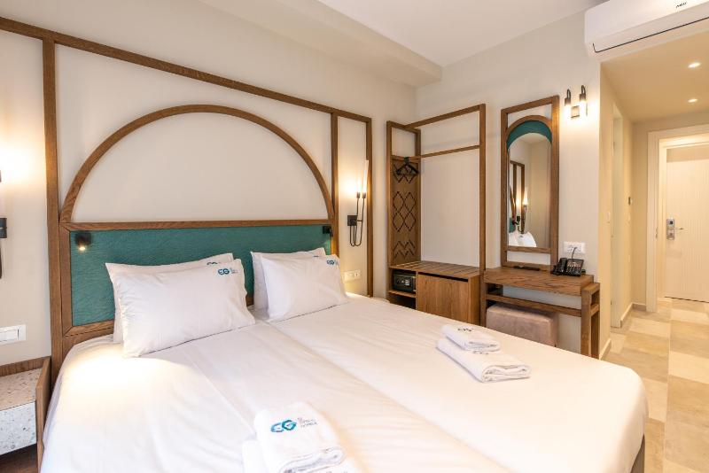 Double Room - Interior image 3