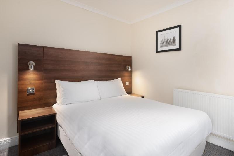 Standard Double Room image 4