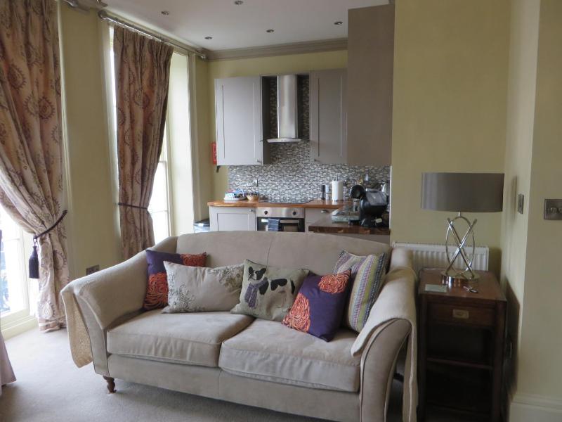 Hewlett Apartments - image 32