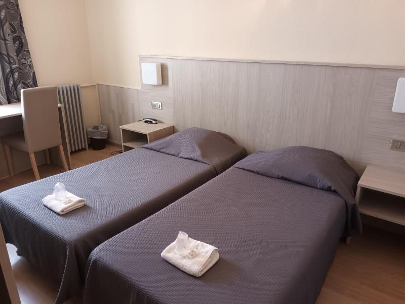 Comfort Double or Twin Room image 1