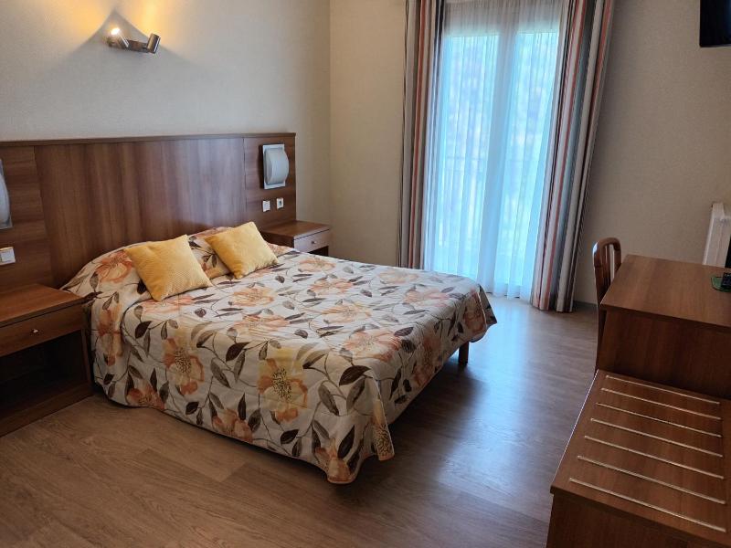 Superior Double or Twin Room image 4