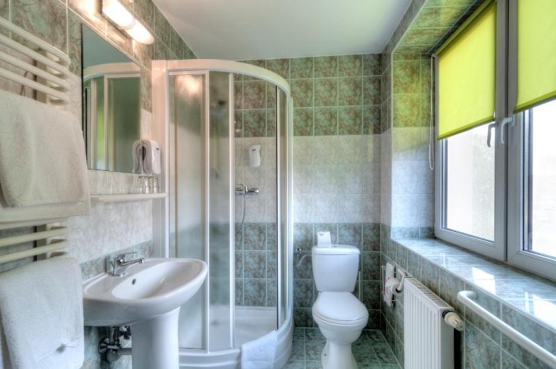 Economy Double Room image 2