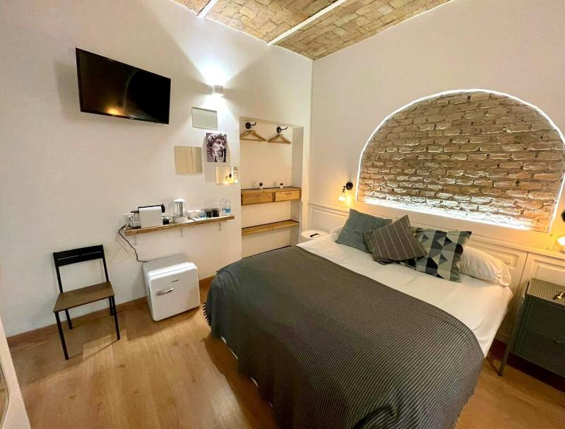 Double Room with Private Bathroom image 4