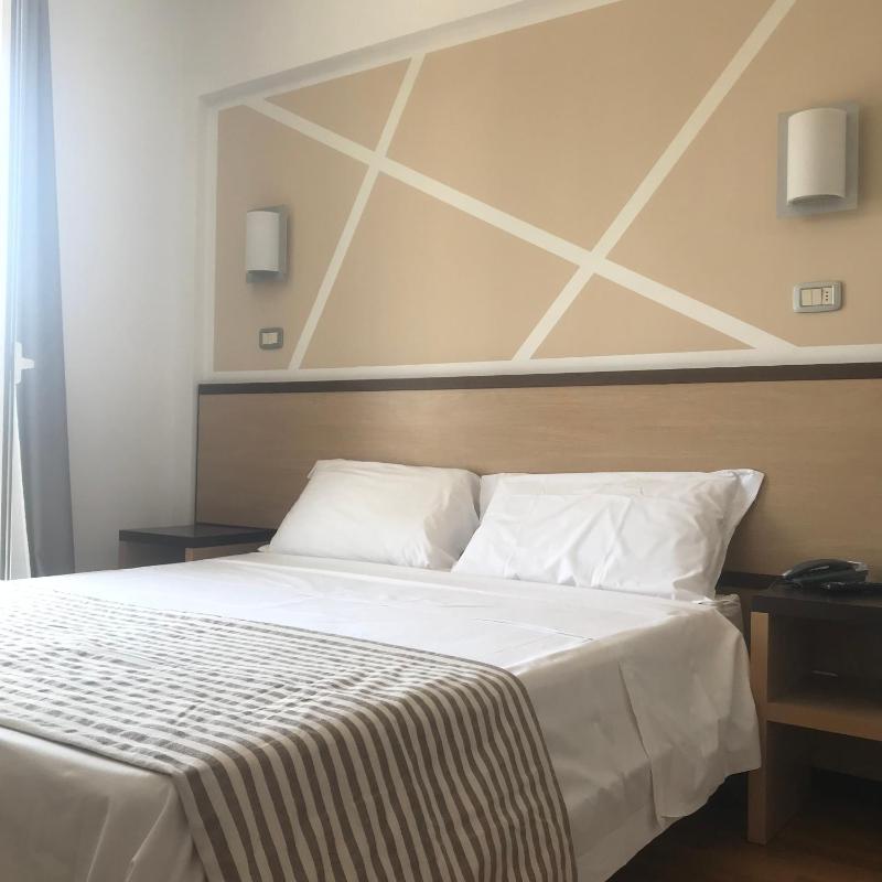 Hotel Royal - image 25