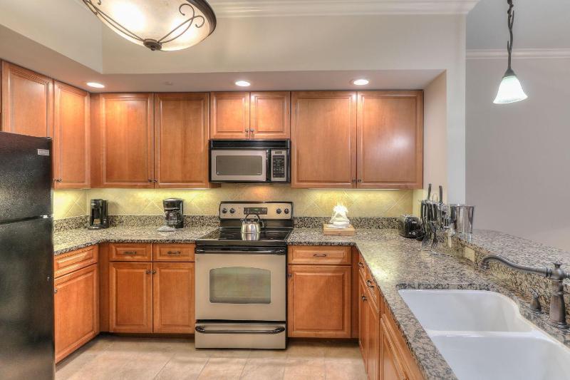 Three Bedroom Riverview Condo - 3 Kings image 1