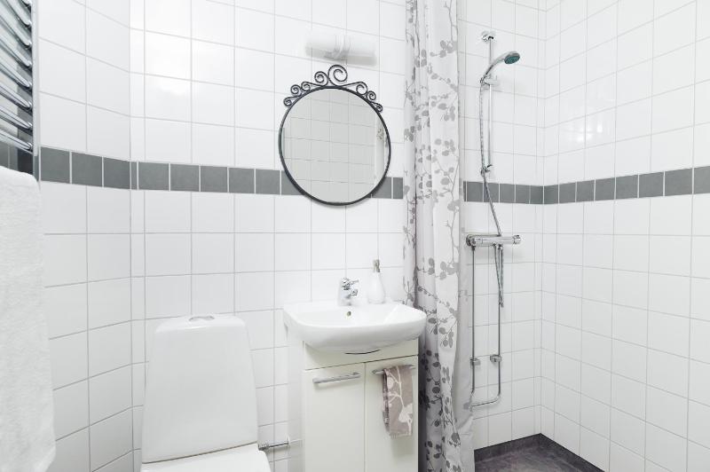 Twin Room image 2