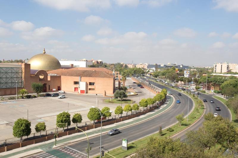 Family Room (2 Adults + 2 Children) image 3