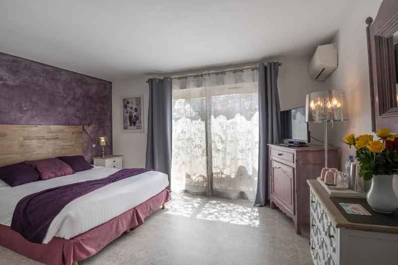 Double Luxe Room image 4