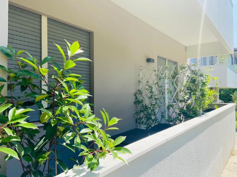 Double or Twin Room with Garden View image 3