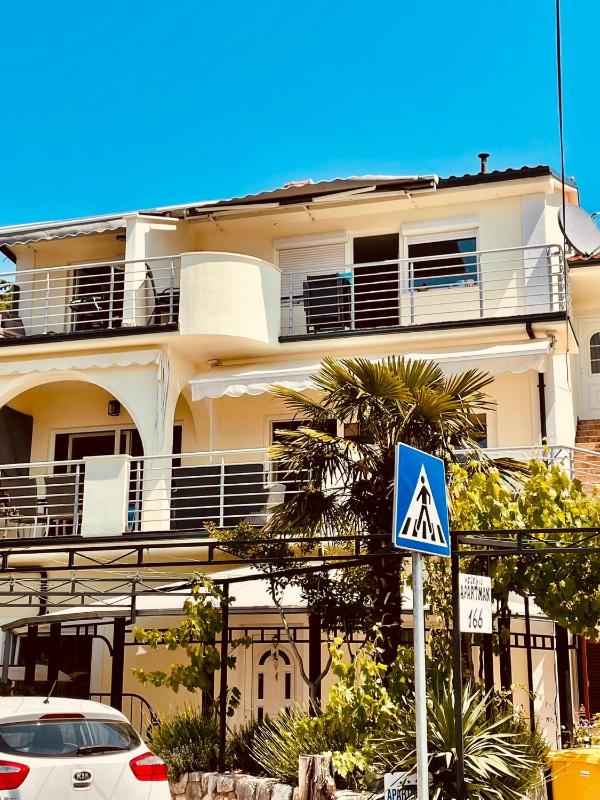 Apartment with Sea View image 3