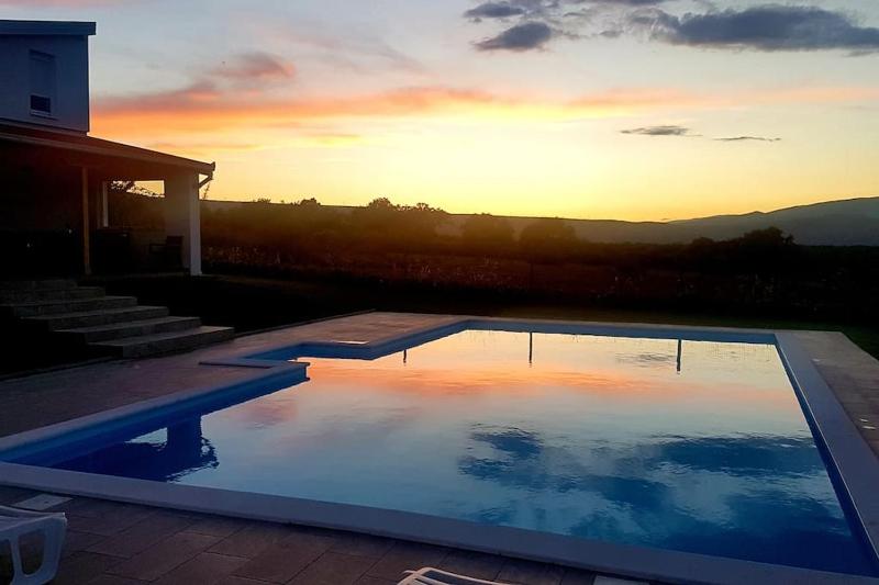 Villa Lavender with swimming pool - image 11