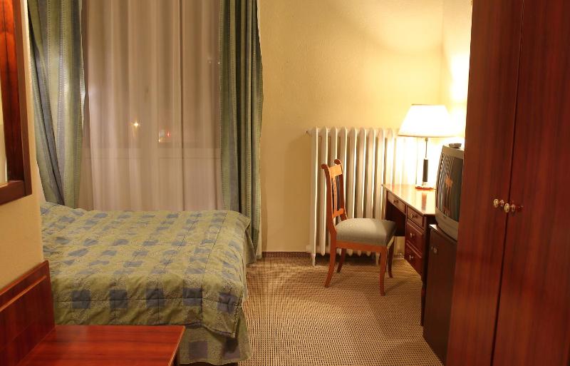 Classic Family Room image 2