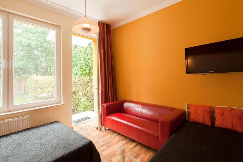 Family Room (4 Adults) image 3