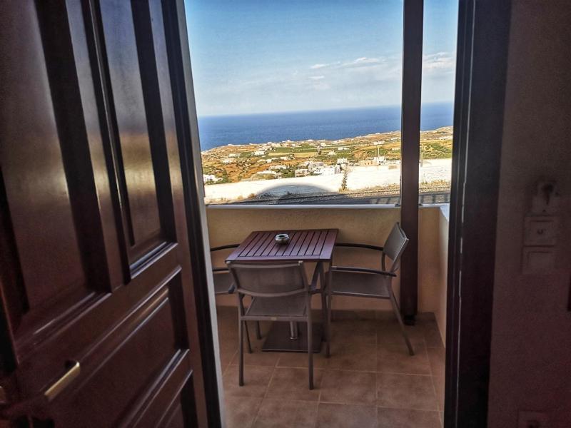 Standard Family Room with Sea View image 4