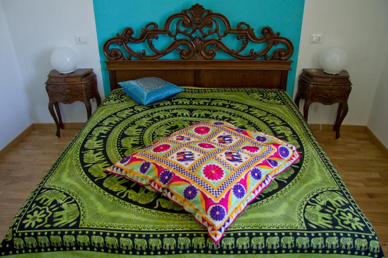 Standard Double Room with Shared Bathroom image 4