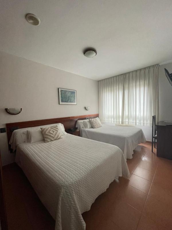 Double or Twin Room image 2