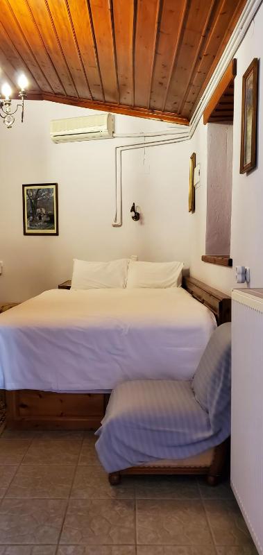Double Room image 4