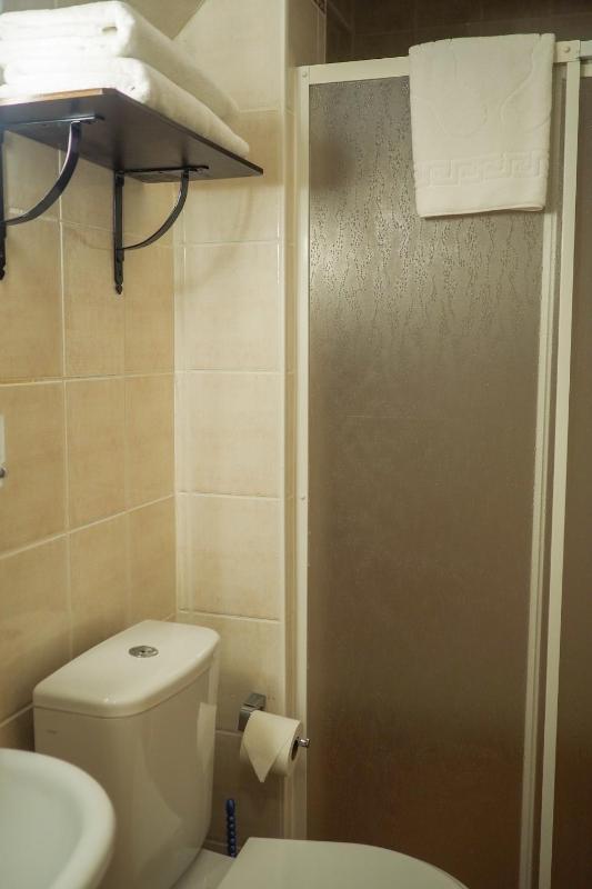 Standard Single Room image 2
