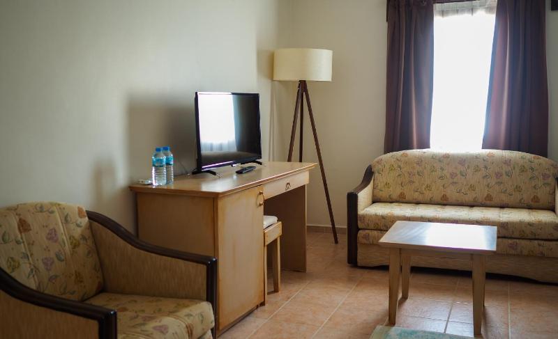Standard Triple Room image 1