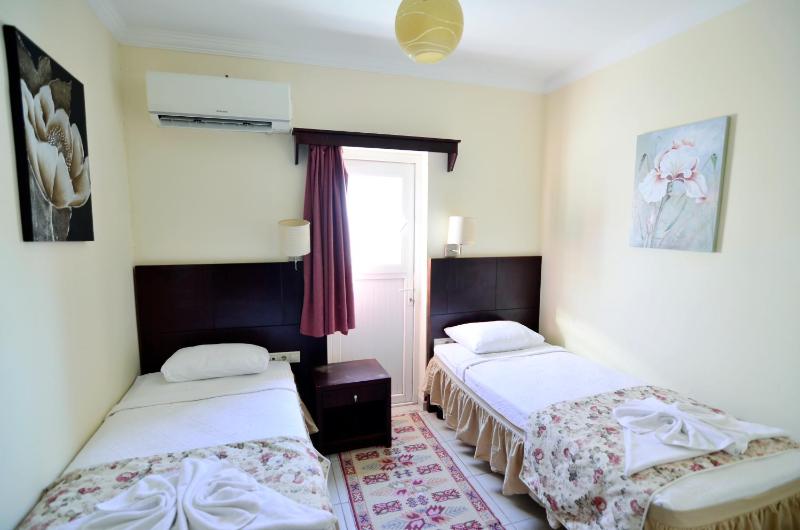 Standard Double or Twin Room image 1
