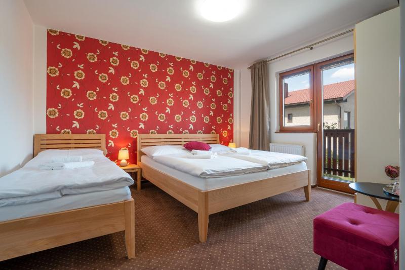 Triple Room with Balcony image 1