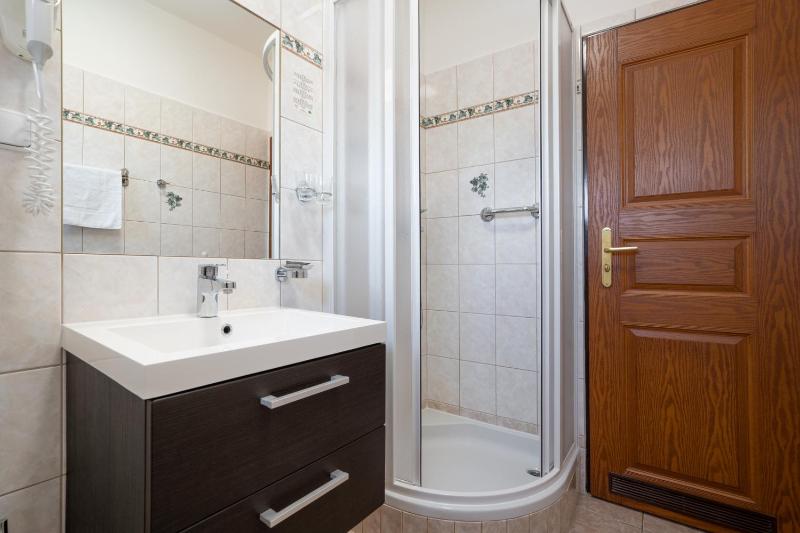 Triple Room with Balcony image 3
