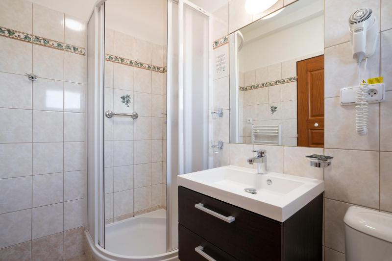 Double Room with Balcony image 3