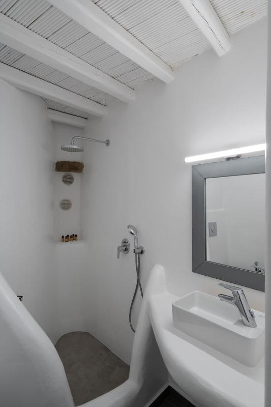 2 bedroom villa with private pool image 2
