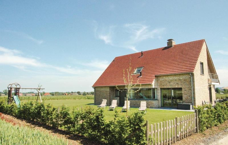 Five-Bedroom Holiday Home image 1