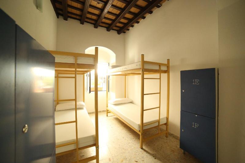 Wake up in Tarifa Hostel & Restaurant Lounge - image 13