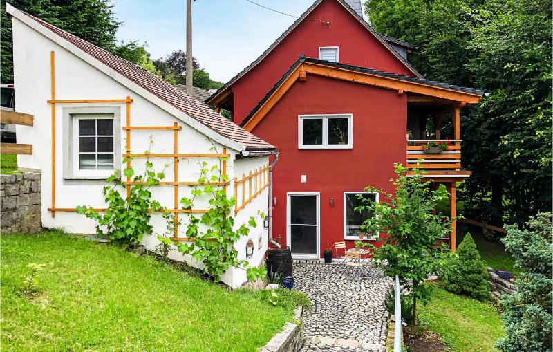 Three-Bedroom Holiday Home  image 1