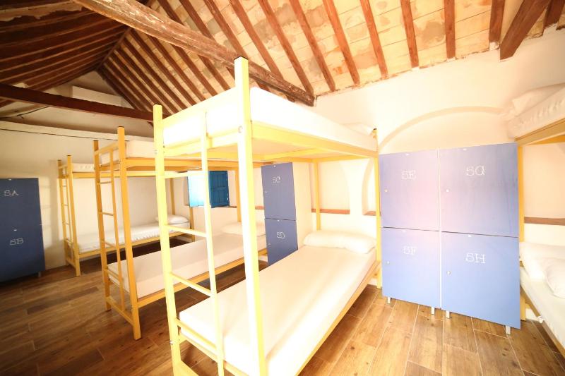 Wake up in Tarifa Hostel & Restaurant Lounge - image 16