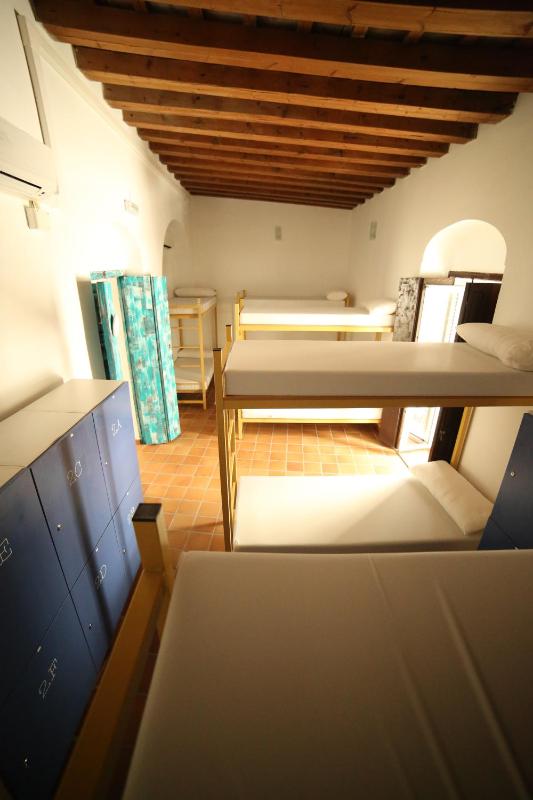 Wake up in Tarifa Hostel & Restaurant Lounge - image 34