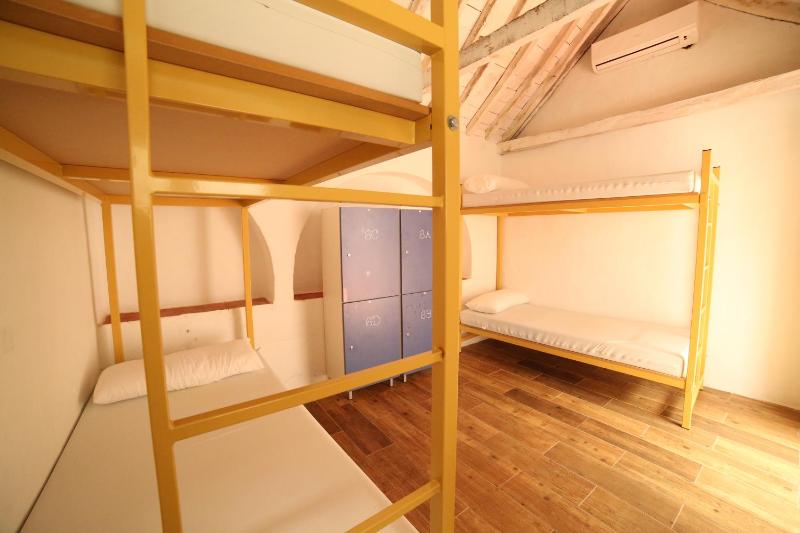 Wake up in Tarifa Hostel & Restaurant Lounge - image 19