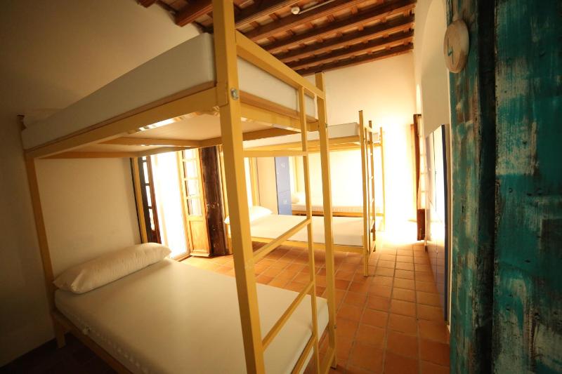 Wake up in Tarifa Hostel & Restaurant Lounge - image 36