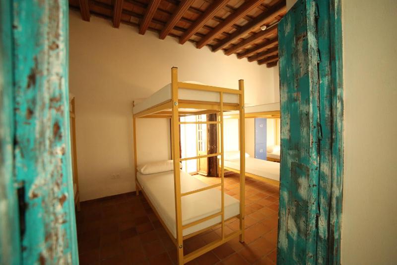 Wake up in Tarifa Hostel & Restaurant Lounge - image 24