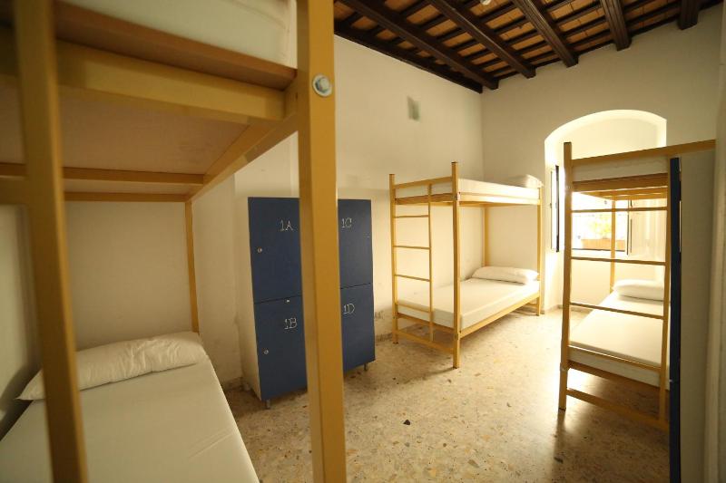Wake up in Tarifa Hostel & Restaurant Lounge - image 27