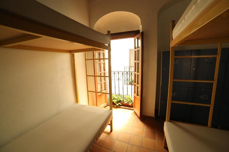 Wake up in Tarifa Hostel & Restaurant Lounge - image 4