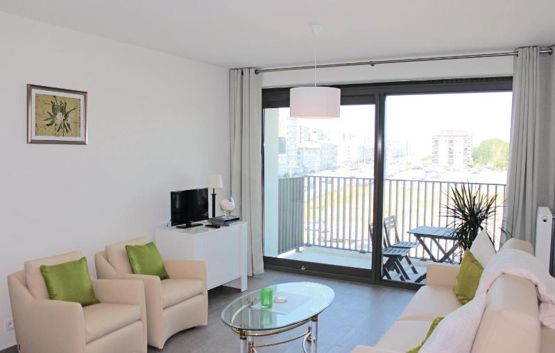 One-Bedroom Apartment image 1