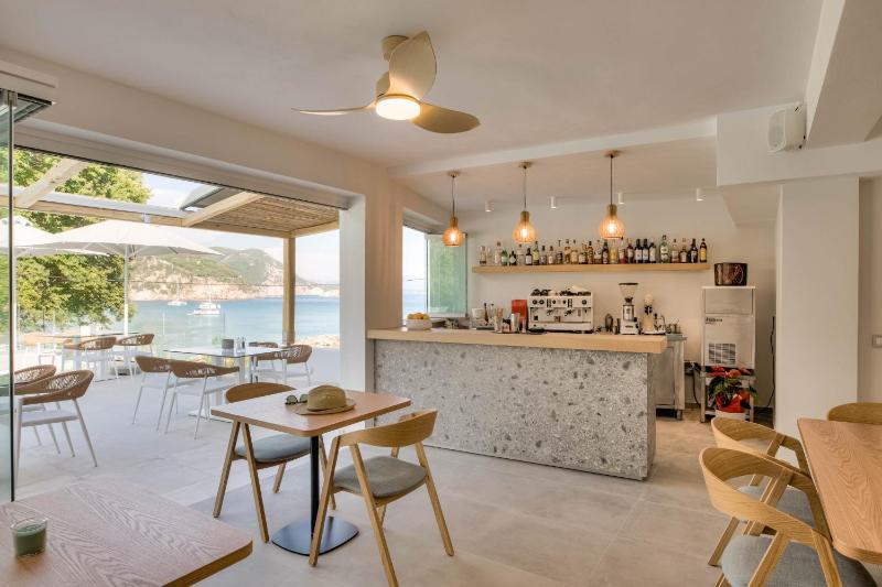 Alboro seaside suites - image 44