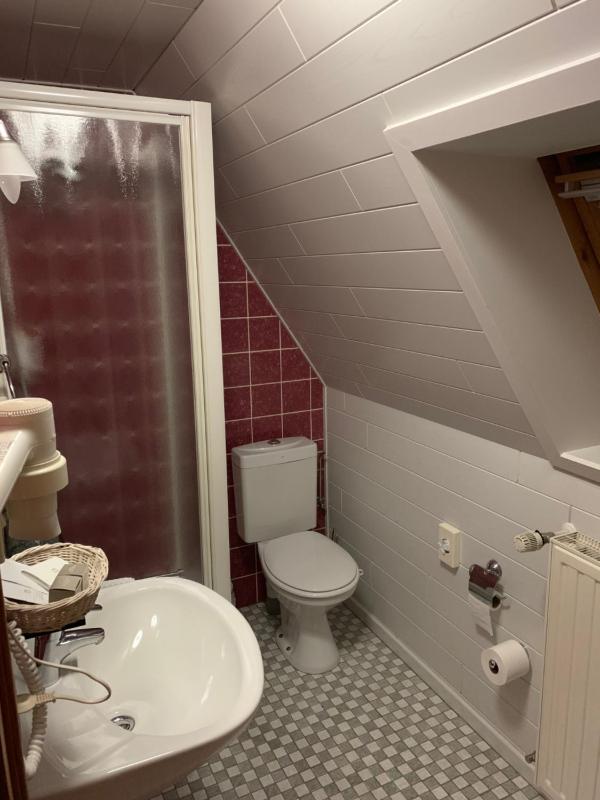 Small Single Room image 2