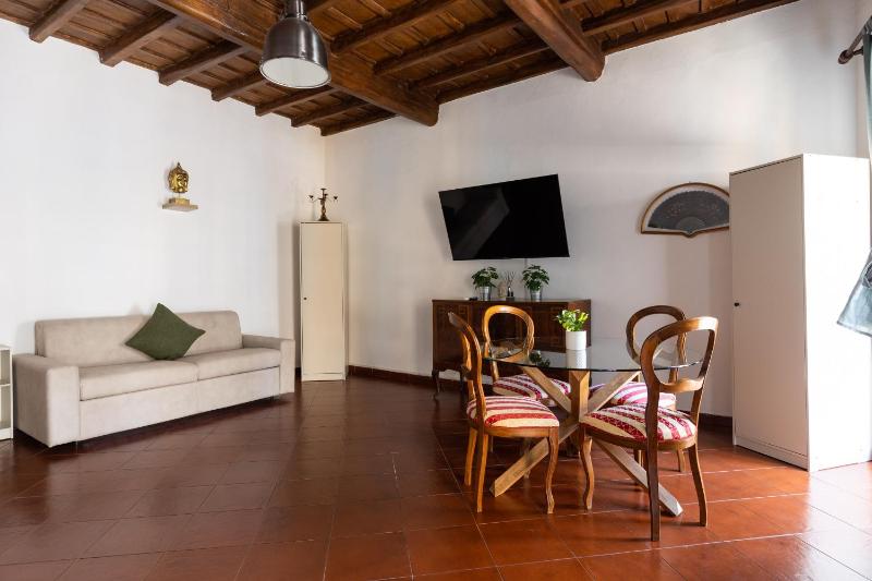 One-Bedroom Apartment image 4