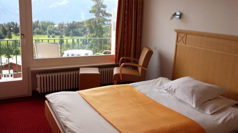 Superior Single Room with Balcony and Mountain View image 2