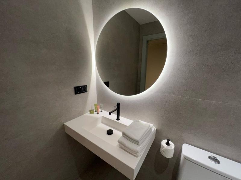Double or Twin Room image 3
