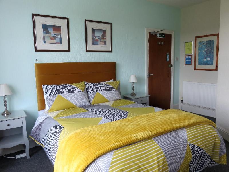 Ainsley Court Guest House Images